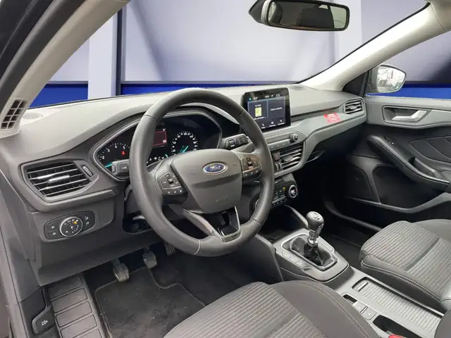 Ford Focus view 13