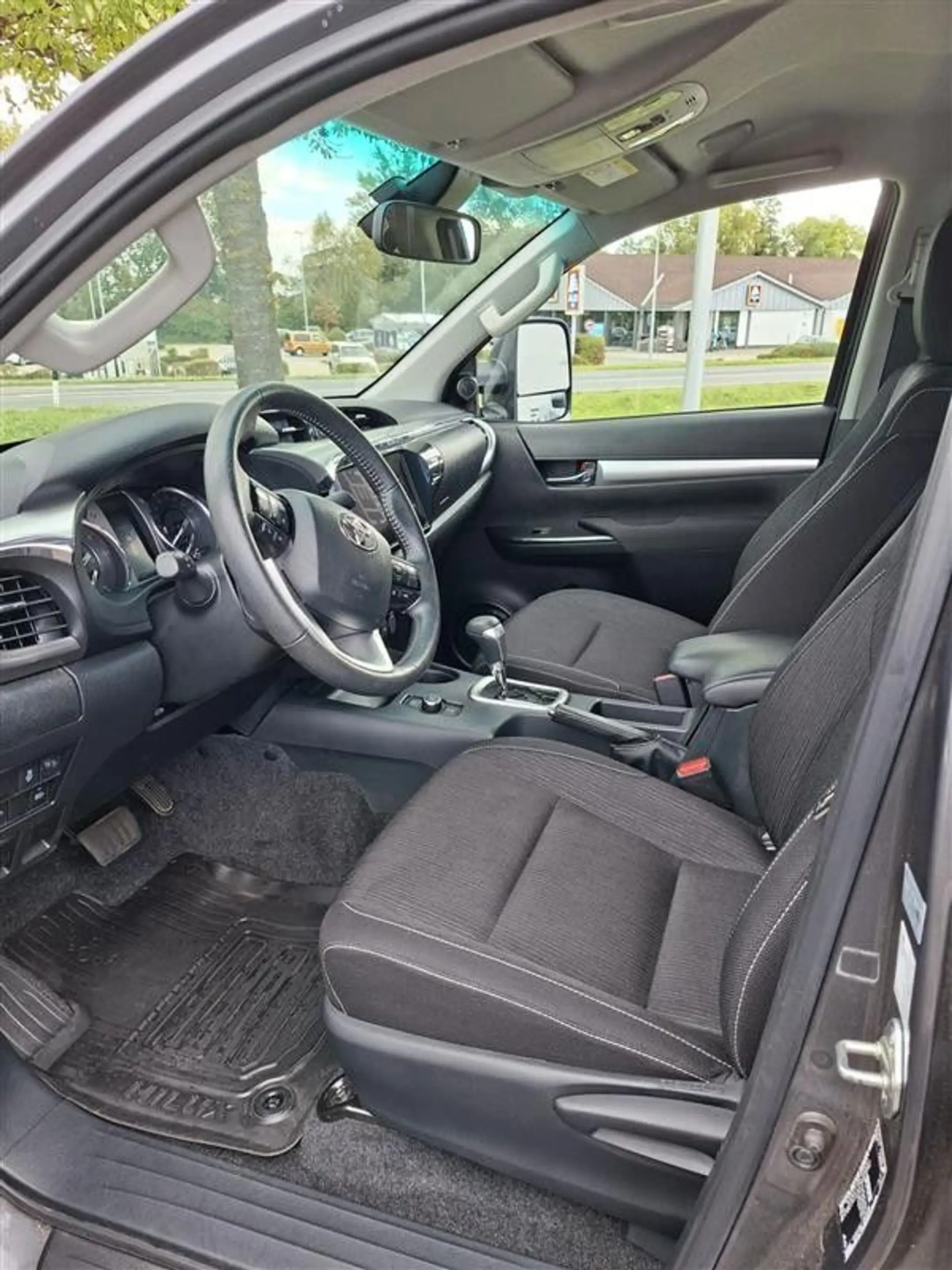 Toyota Hilux Comfort Mild Hybrid " Wohnkabinenfertig" — photo 13