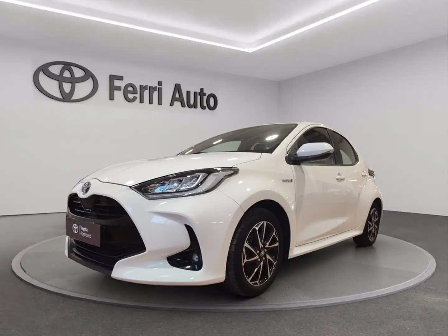 Toyota Yaris 1.5h trend Bianco - 1