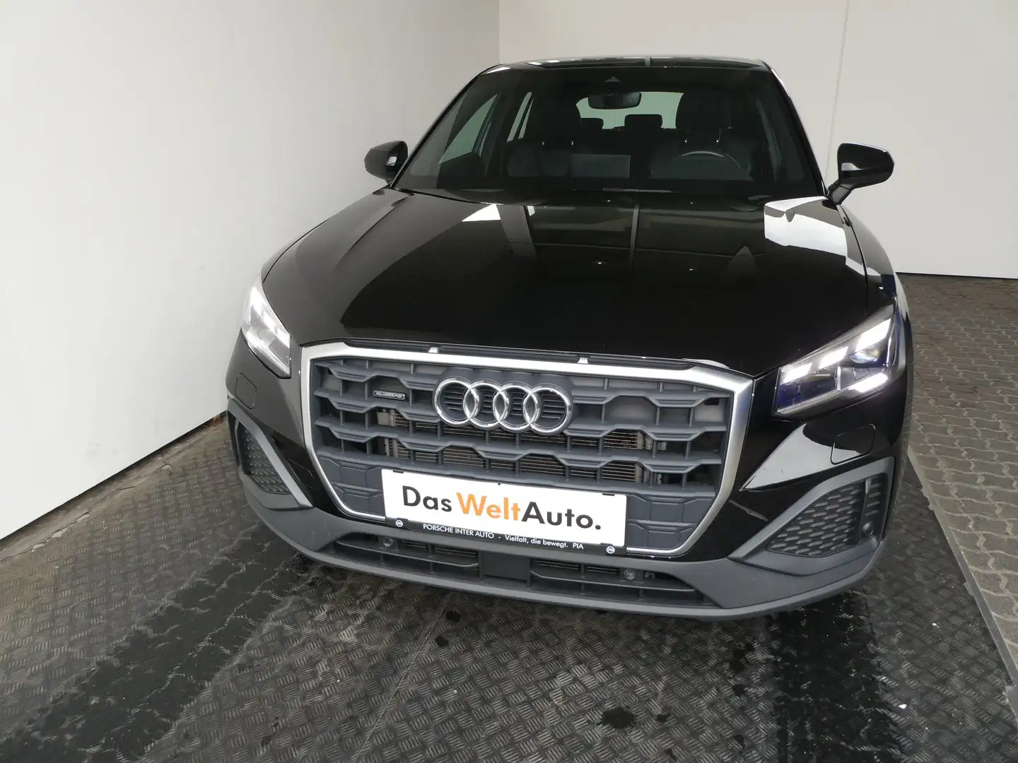 Audi Q2 35 TDI quattro intense Schwarz - 2