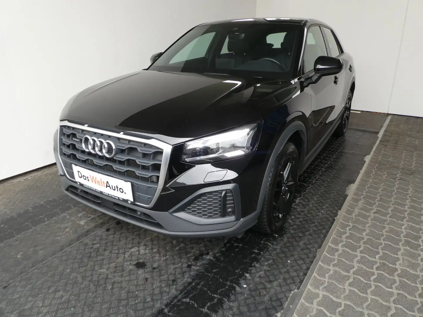 Audi Q2 35 TDI quattro intense Schwarz - 1