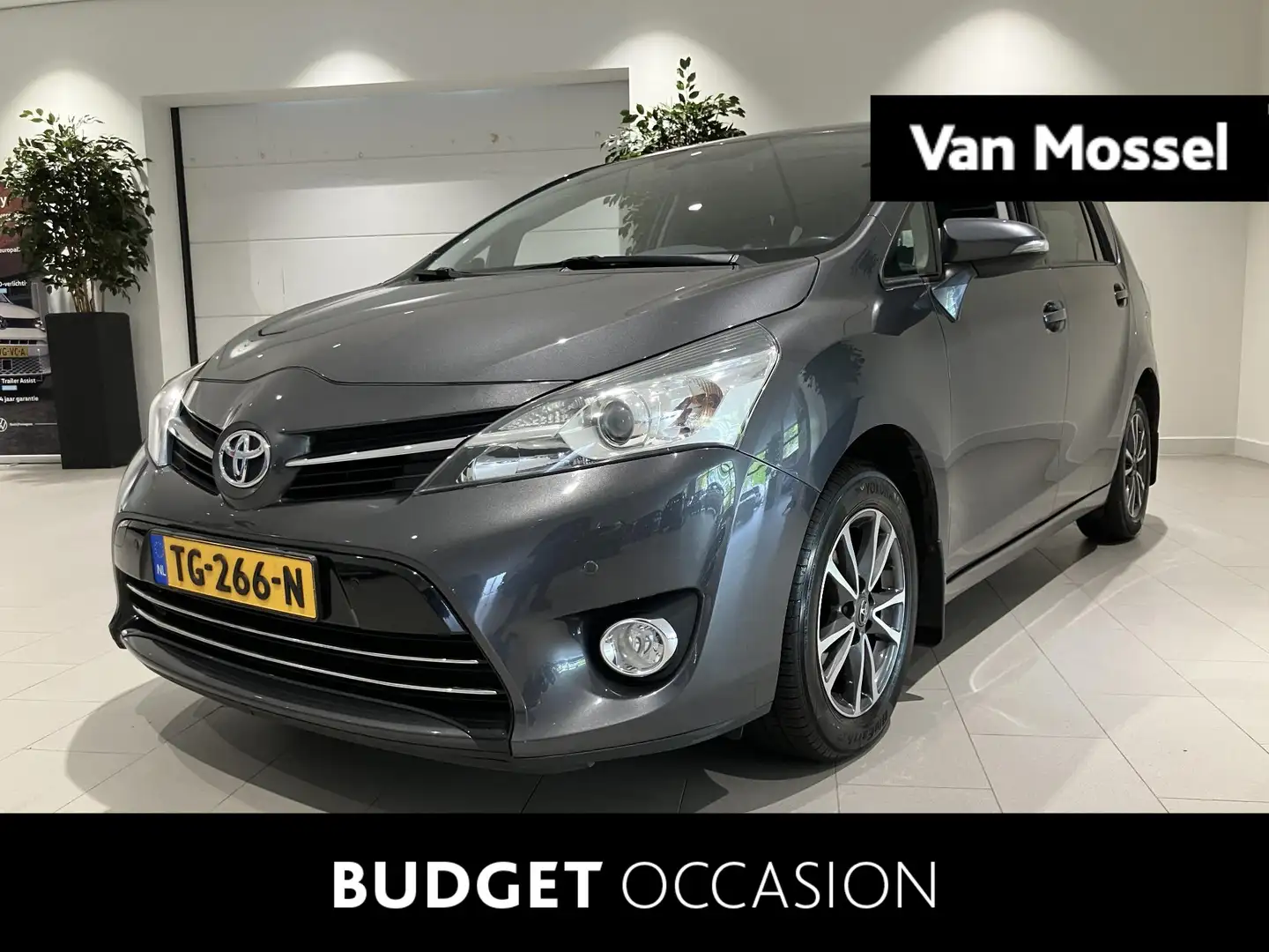 Toyota Verso 1.8 VVT-i Dynamic Business 147 PK | Bluetooth | Pa Grijs - 1