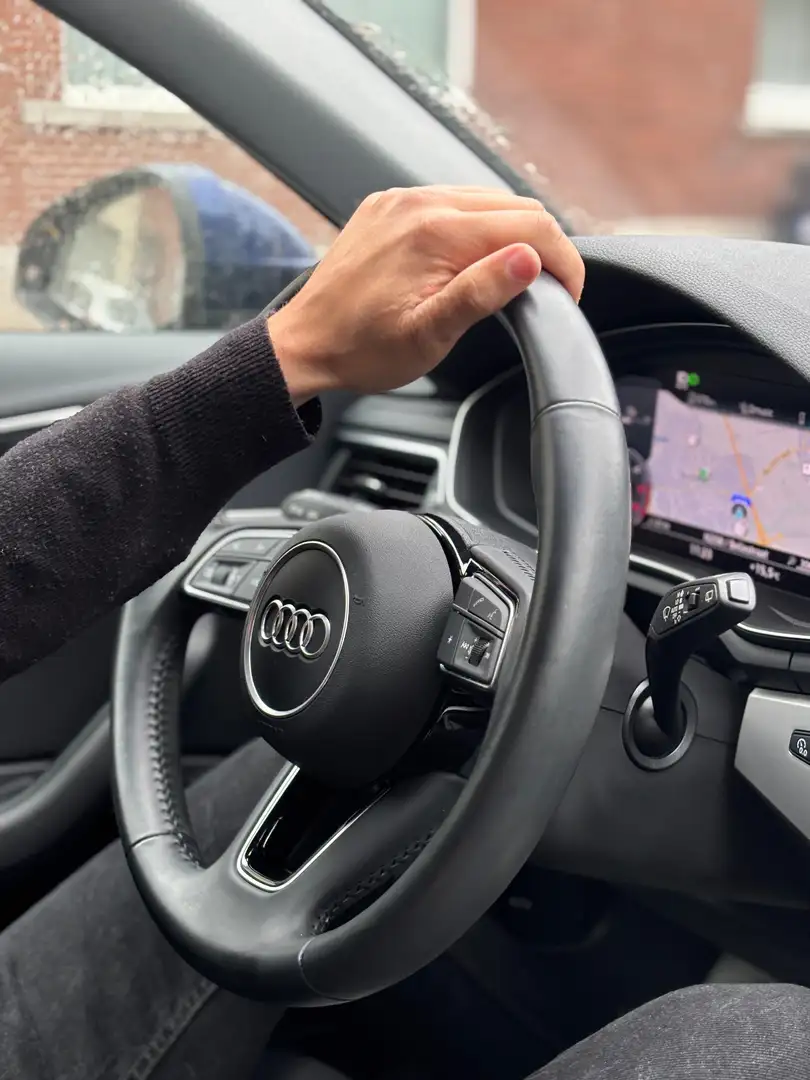 Audi A4 Avant 30 TDI S tronic Blauw - 2