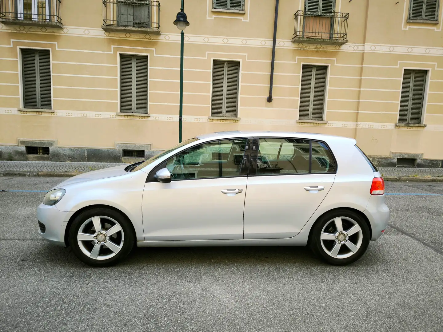Volkswagen Golf Golf 5p 2.0 tdi Highline Grigio - 2