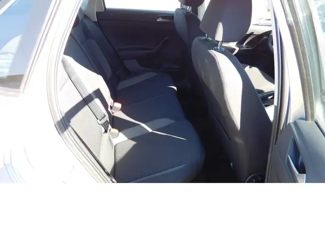 Volkswagen Polo view 12