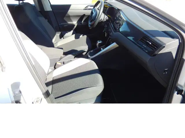 Volkswagen Polo view 10