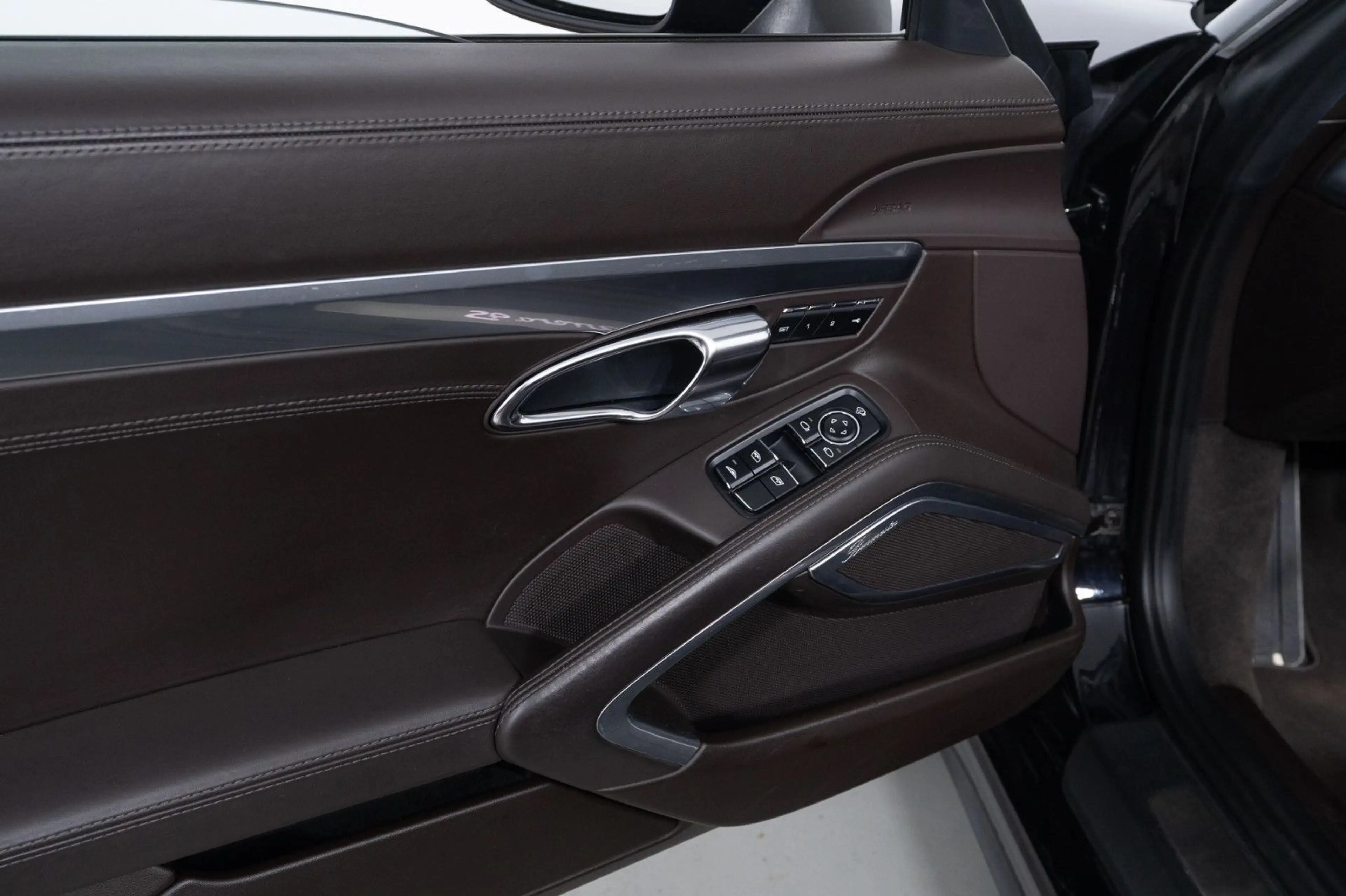 Porsche 911 Carrera 4 S Cabriolet — photo 11