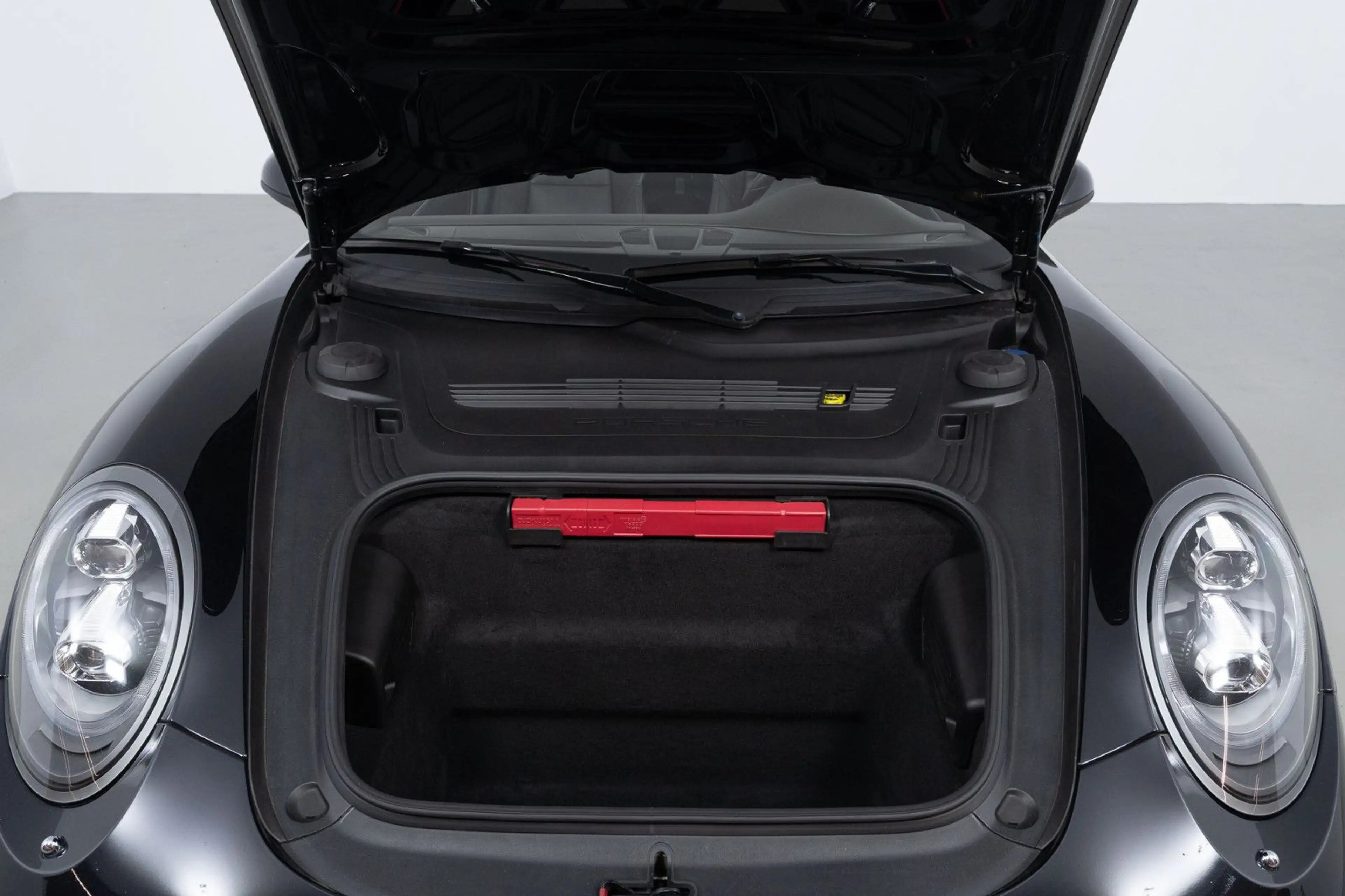 Porsche 911 Carrera 4 S Cabriolet — photo 8