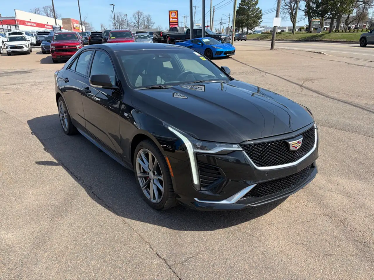 Cadillac CT4 снимка Cadillac CT4