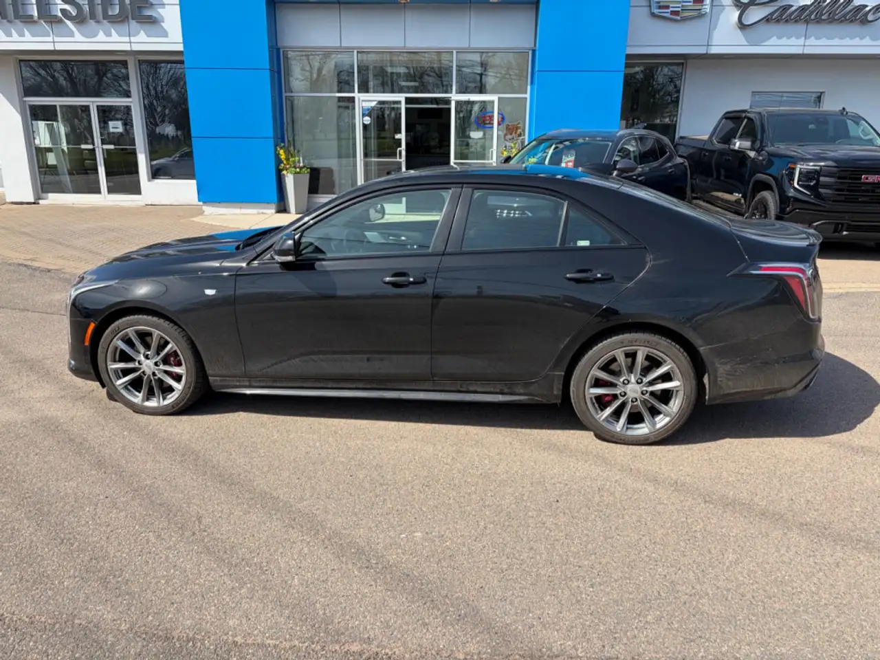 Cadillac CT4 снимка Cadillac CT4