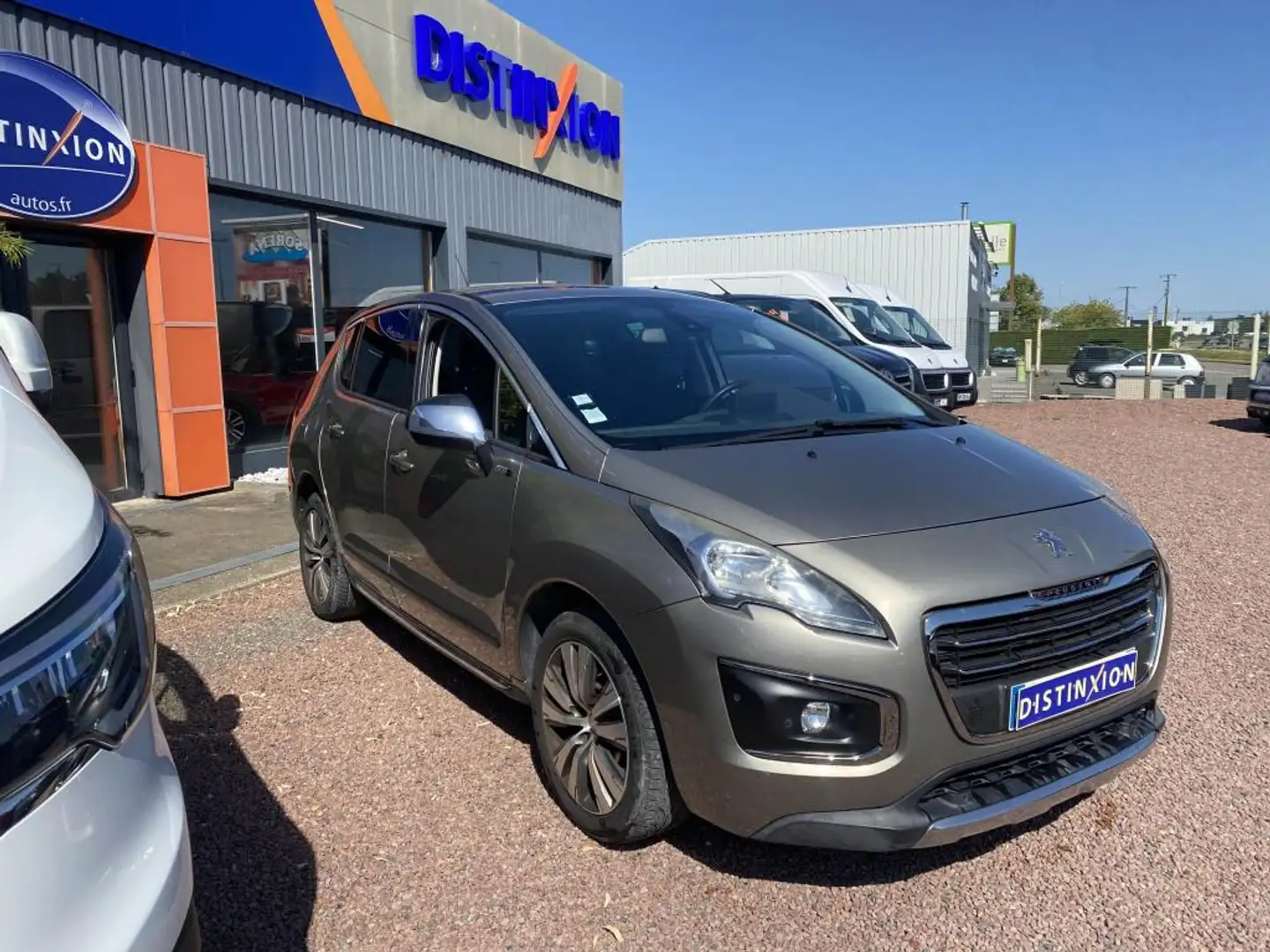 Peugeot 3008 1.2i PureTech 12V S\u0026S -   Style Gris - 2