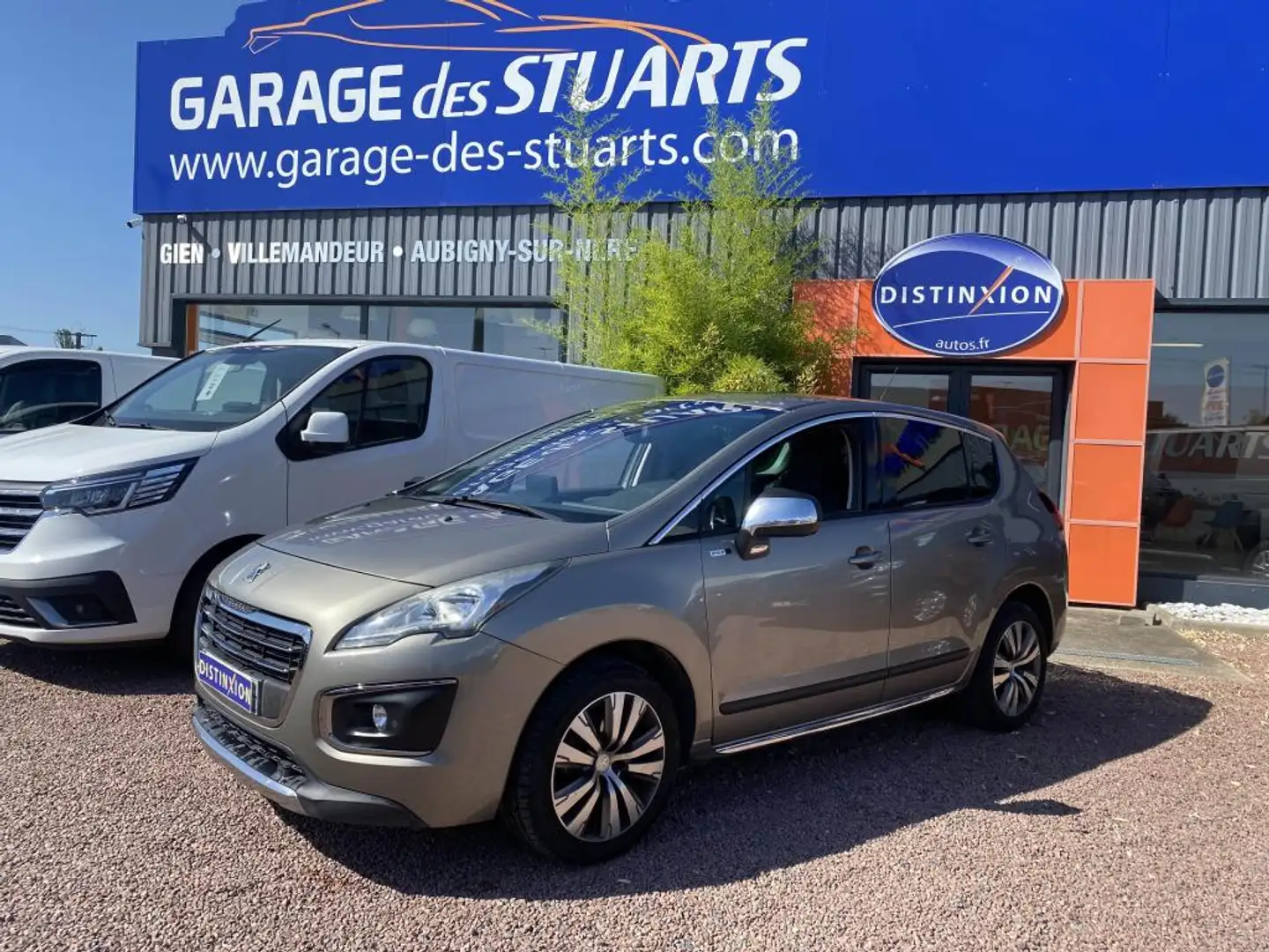 Peugeot 3008 1.2i PureTech 12V S\u0026S -   Style Gris - 1