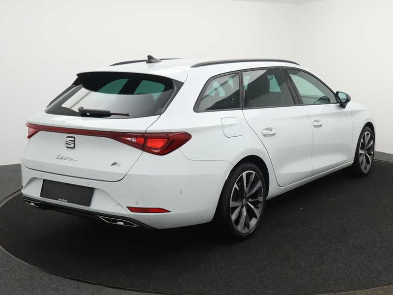 SEAT Leon Leon ST 1.5TSI FR EDITION *NAVI*VIRYUAL COCKPIT*KEYLESS GO*ACC*PDC*...* — photo 2