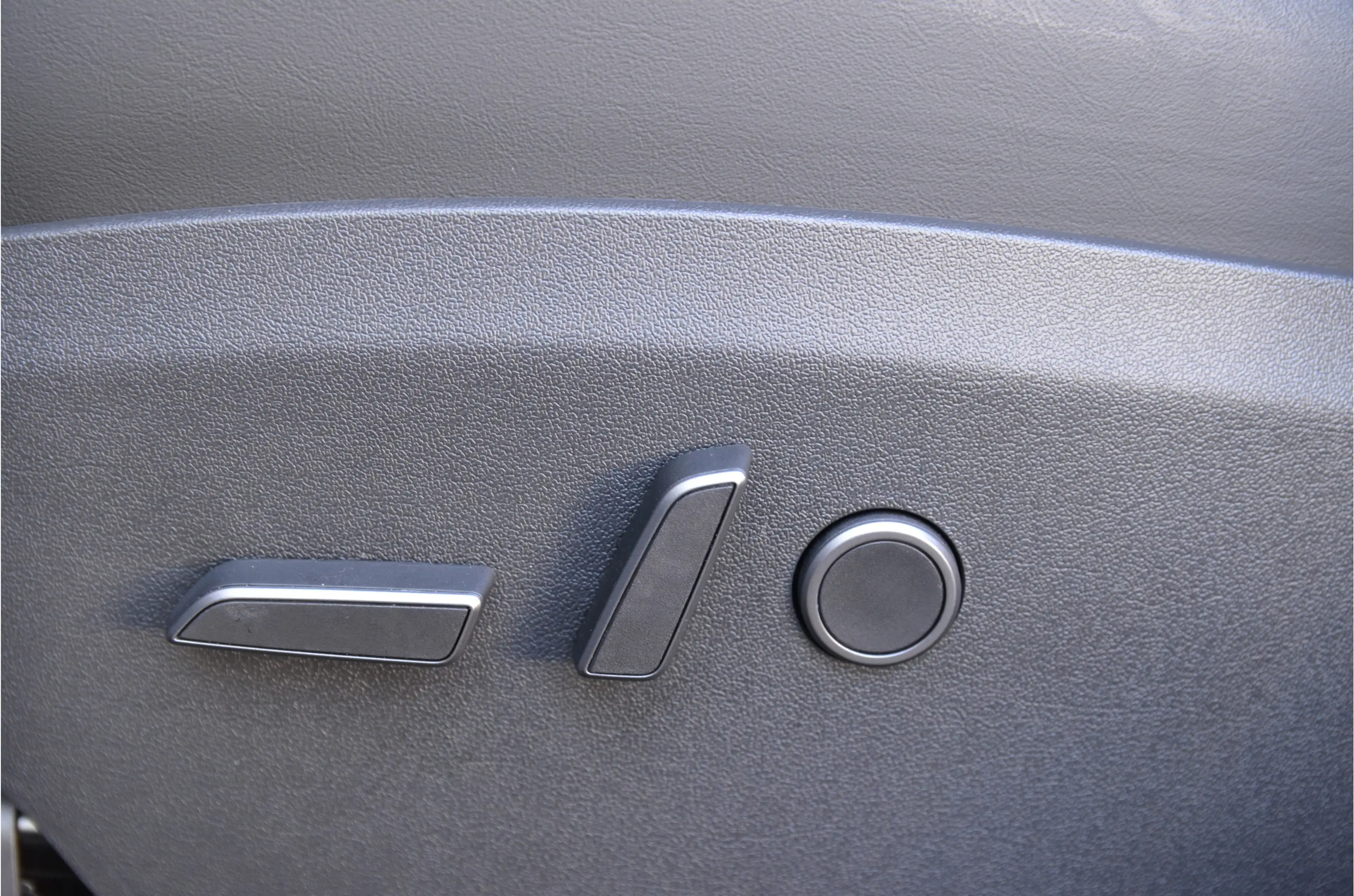 Tesla Model Y Long Range AWD 75 kWh Trekhaak (1.600kg), AutoPilo — photo 4