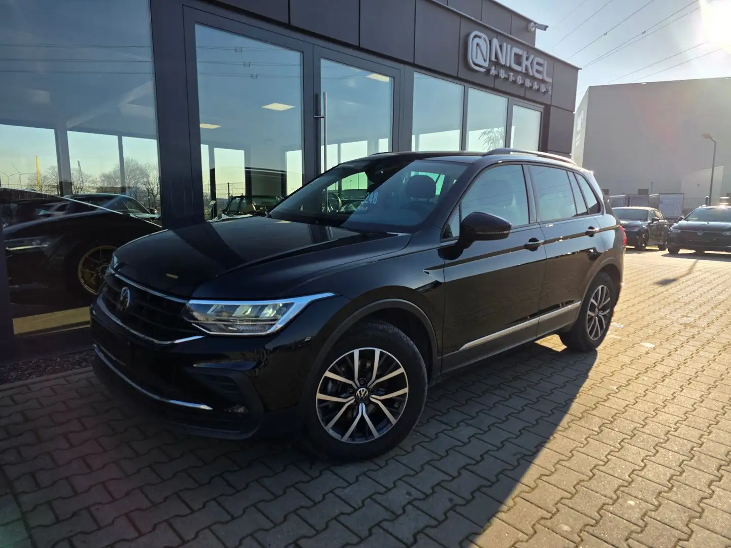 Volkswagen Tiguan Life*Kamera*Acc*Led*Navi*Shz*Top* Noir - 1