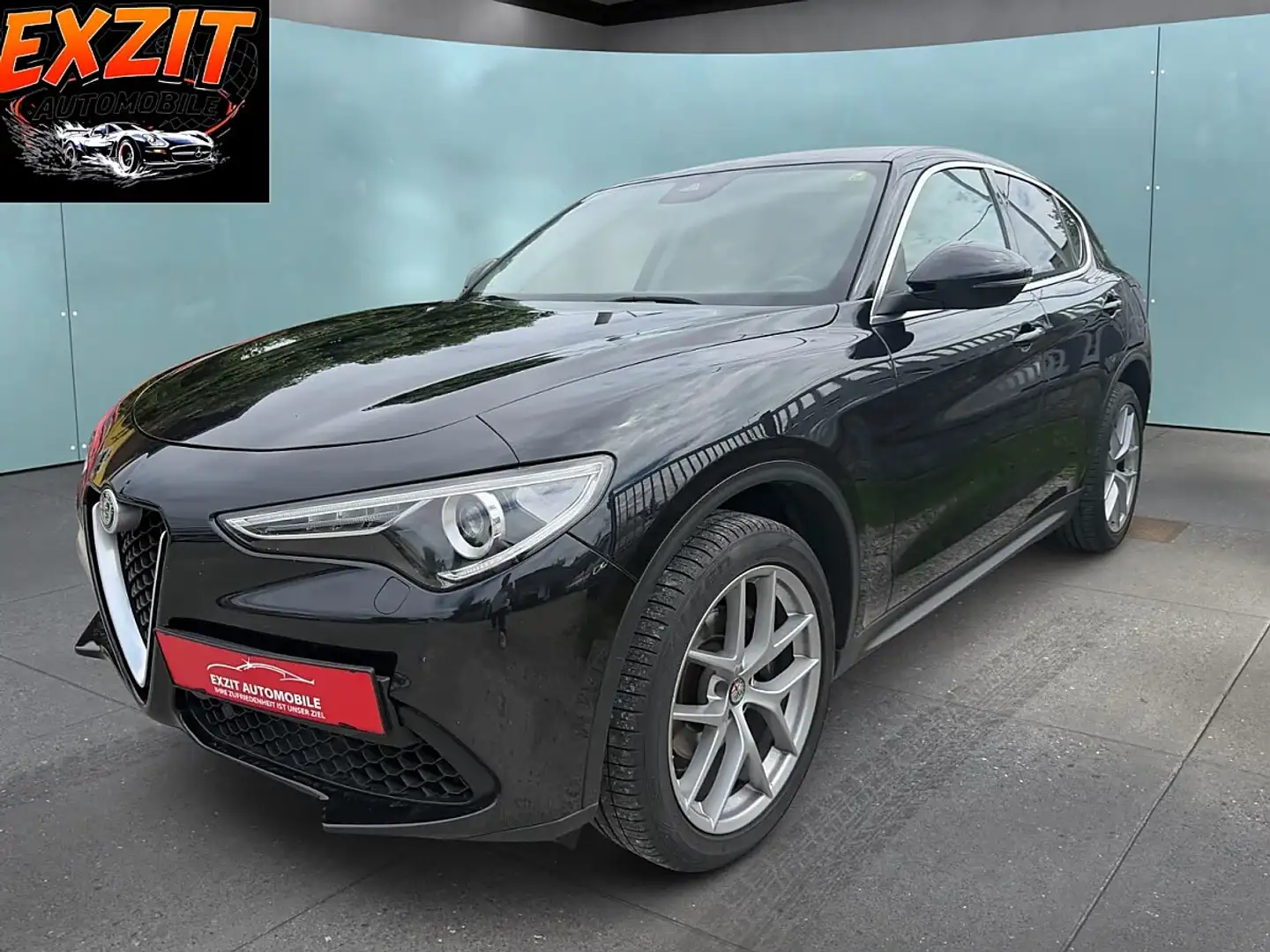 Alfa Romeo Stelvio First Edition 2,0 ATX AWD First Edition Light Schwarz - 1
