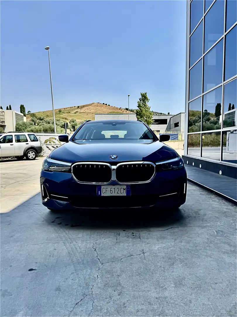 BMW 520 520d Touring Business auto Blu/Azzurro - 2