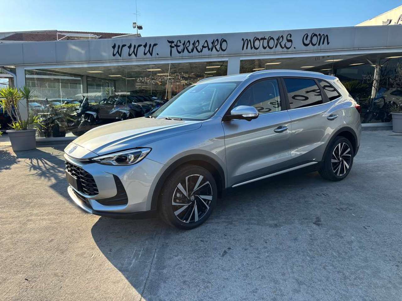 MG ZS 1.5 hybrid  Luxury auto
