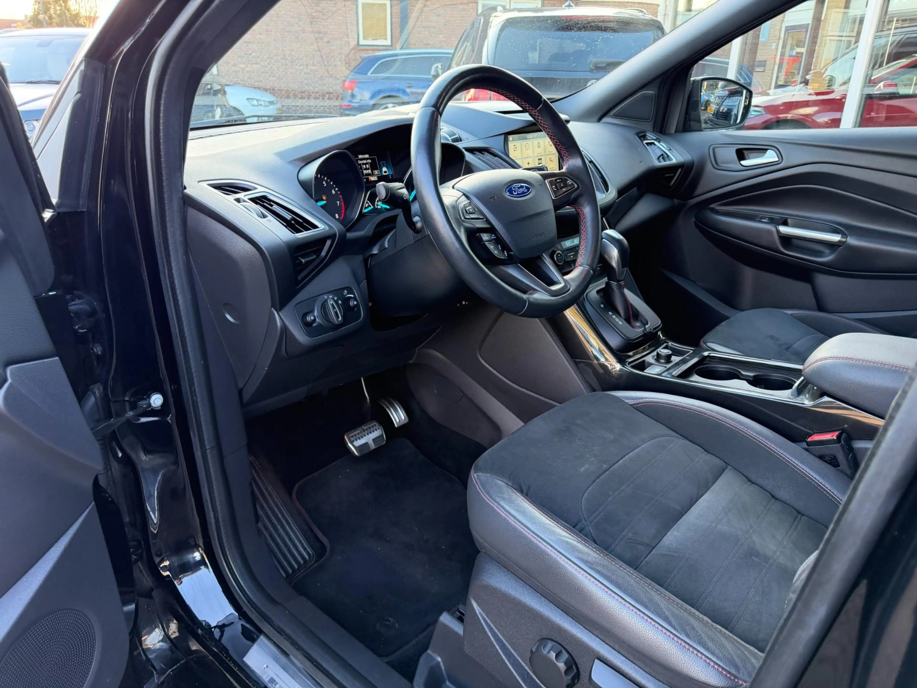 Ford Kuga 1.5 EcoBoost Vignale — photo 6
