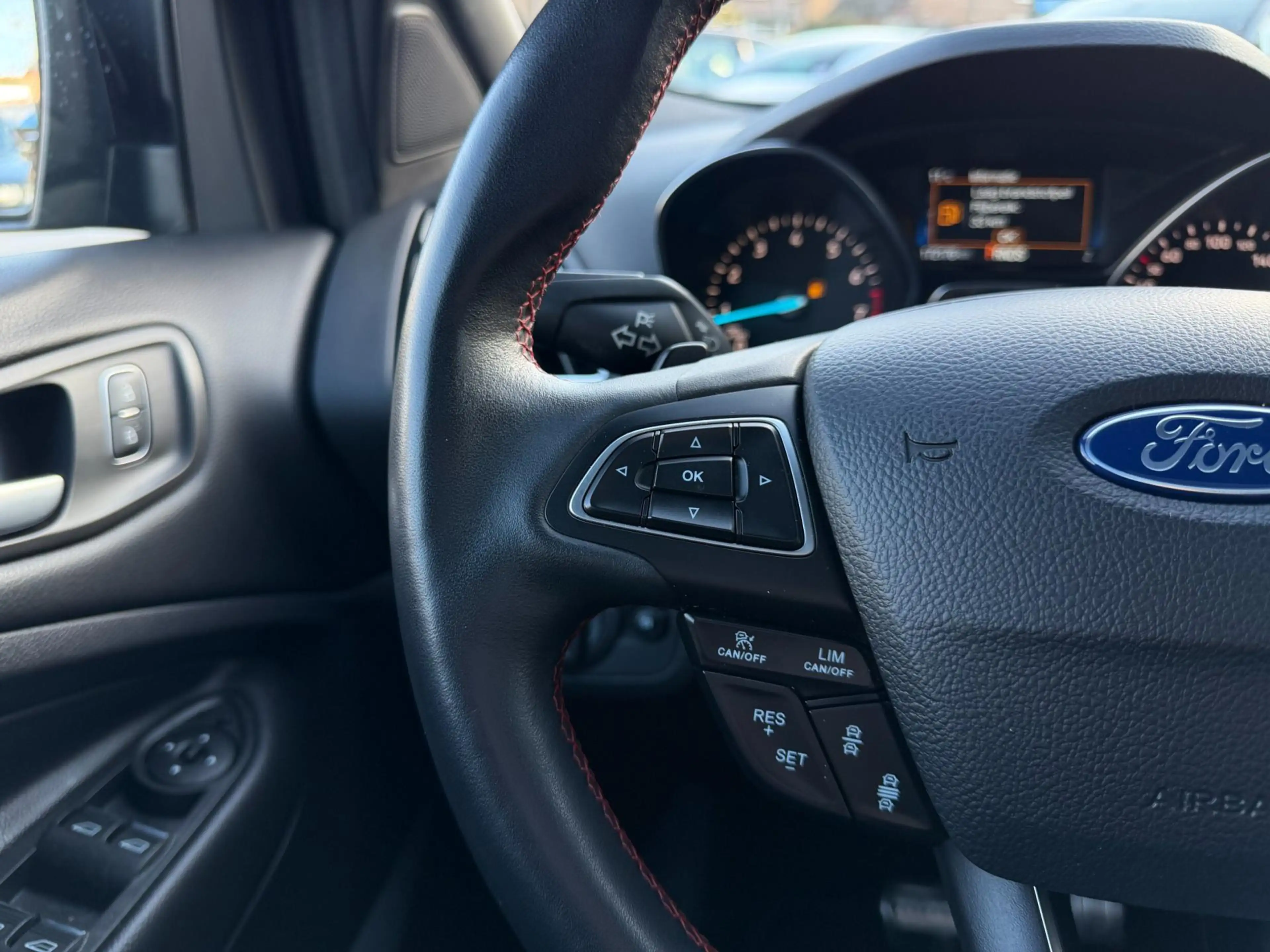 Ford Kuga 1.5 EcoBoost Vignale — photo 14