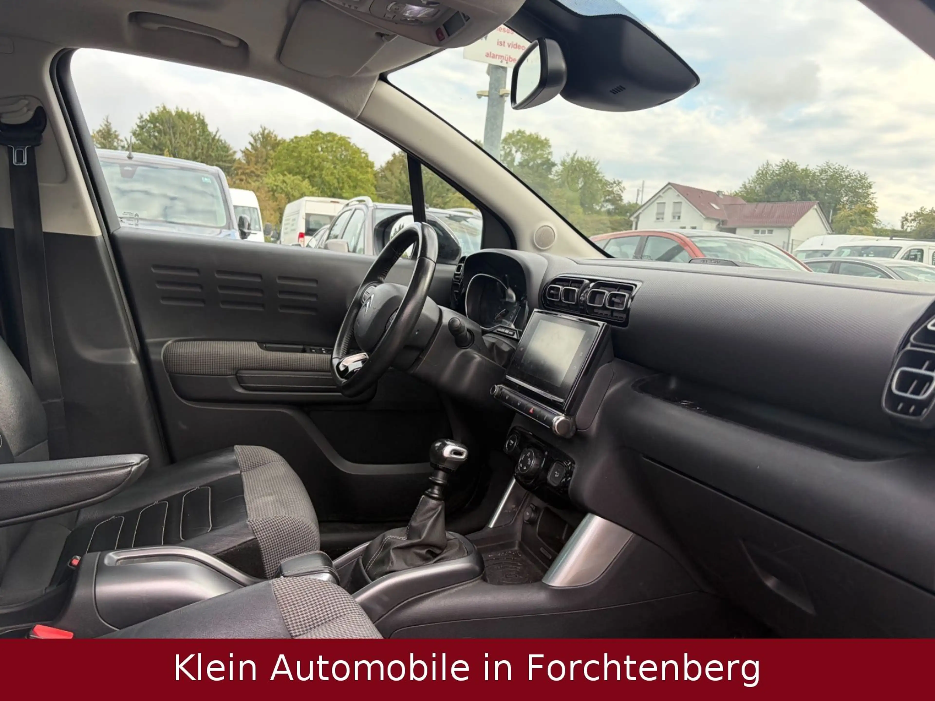 Citroen C3 Aircross Shine Leder Pano HUD Navi Kamera PDC — photo 6