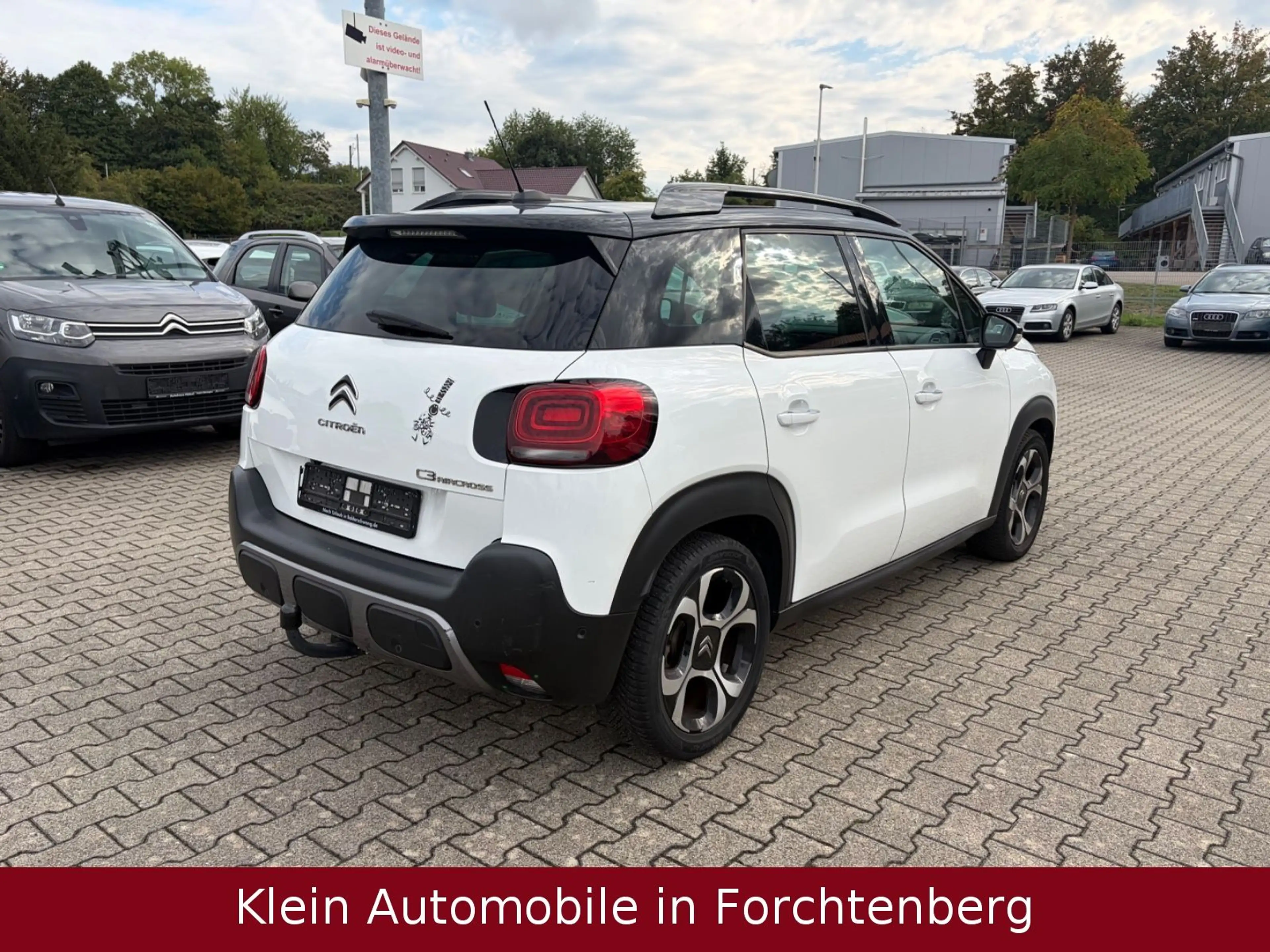 Citroen C3 Aircross Shine Leder Pano HUD Navi Kamera PDC — photo 4