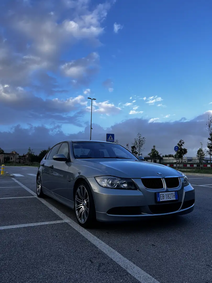 BMW 320 bmw 320 d - 2