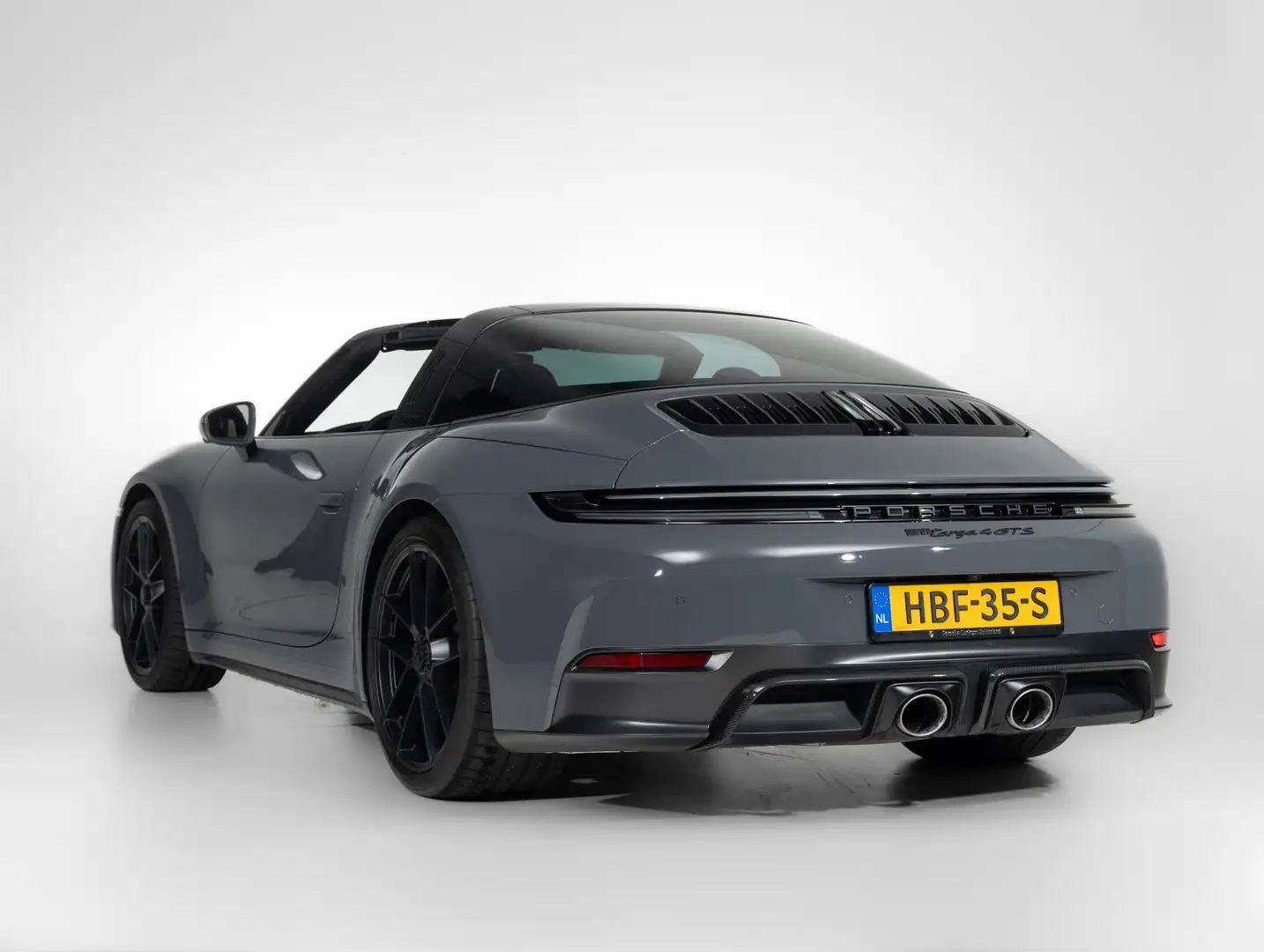 Porsche 992 Targa 4 GTS Grau - 2