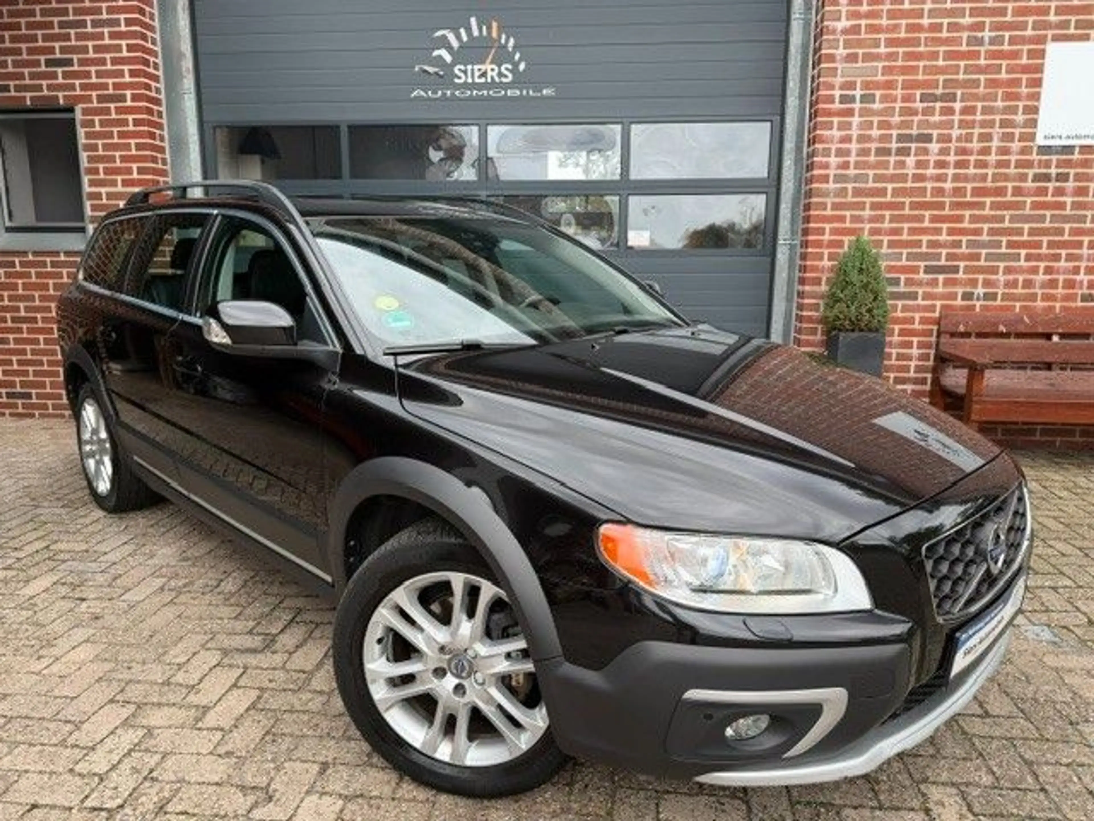 Volvo XC70 SUMM D4 AWD,STANDHEIZUNG,DACH,DAB,POLESTAR — photo 3