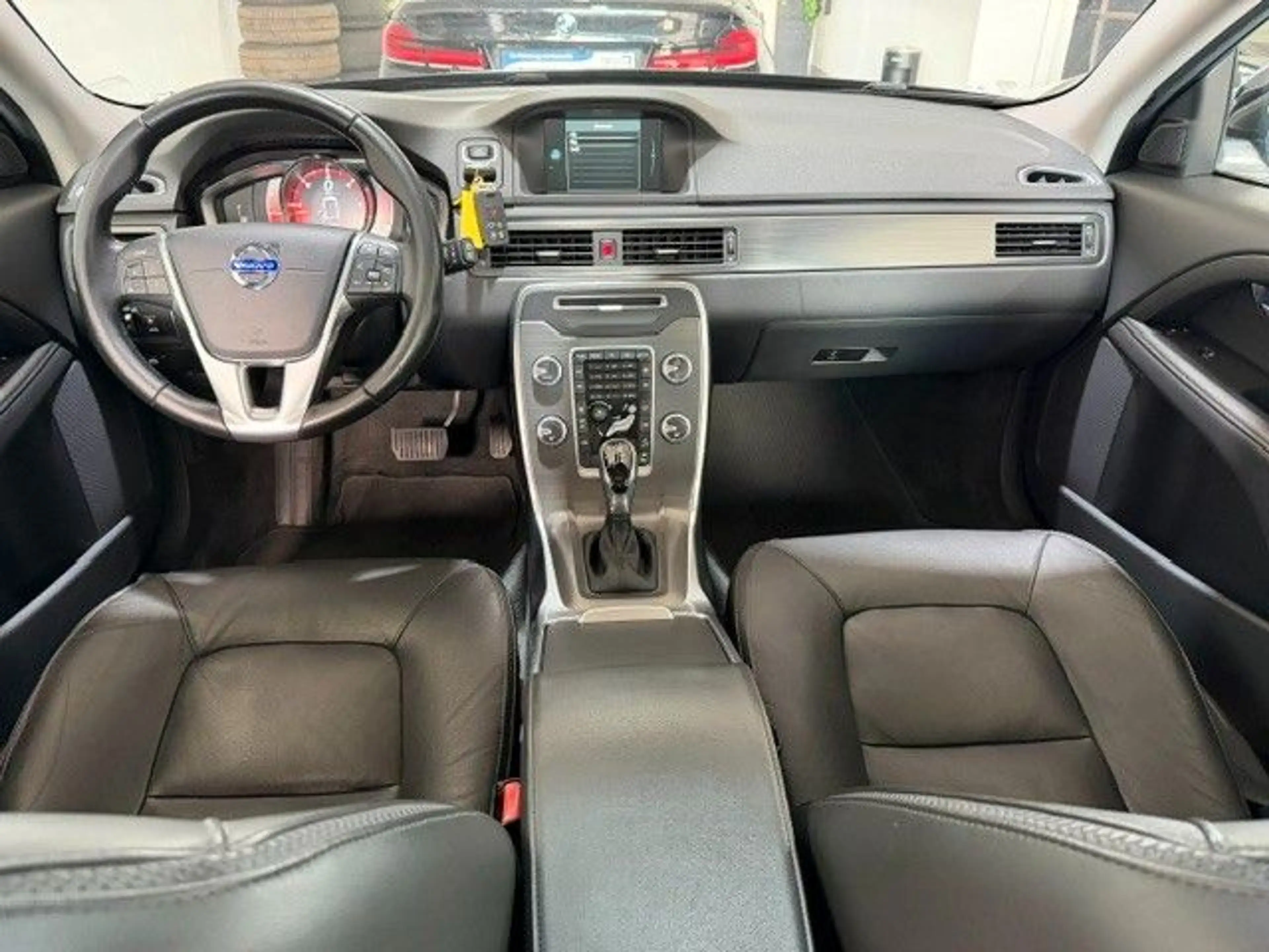 Volvo XC70 SUMM D4 AWD,STANDHEIZUNG,DACH,DAB,POLESTAR — photo 6