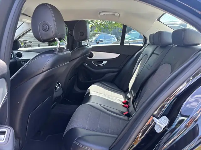 Mercedes-Benz C-Class view 14