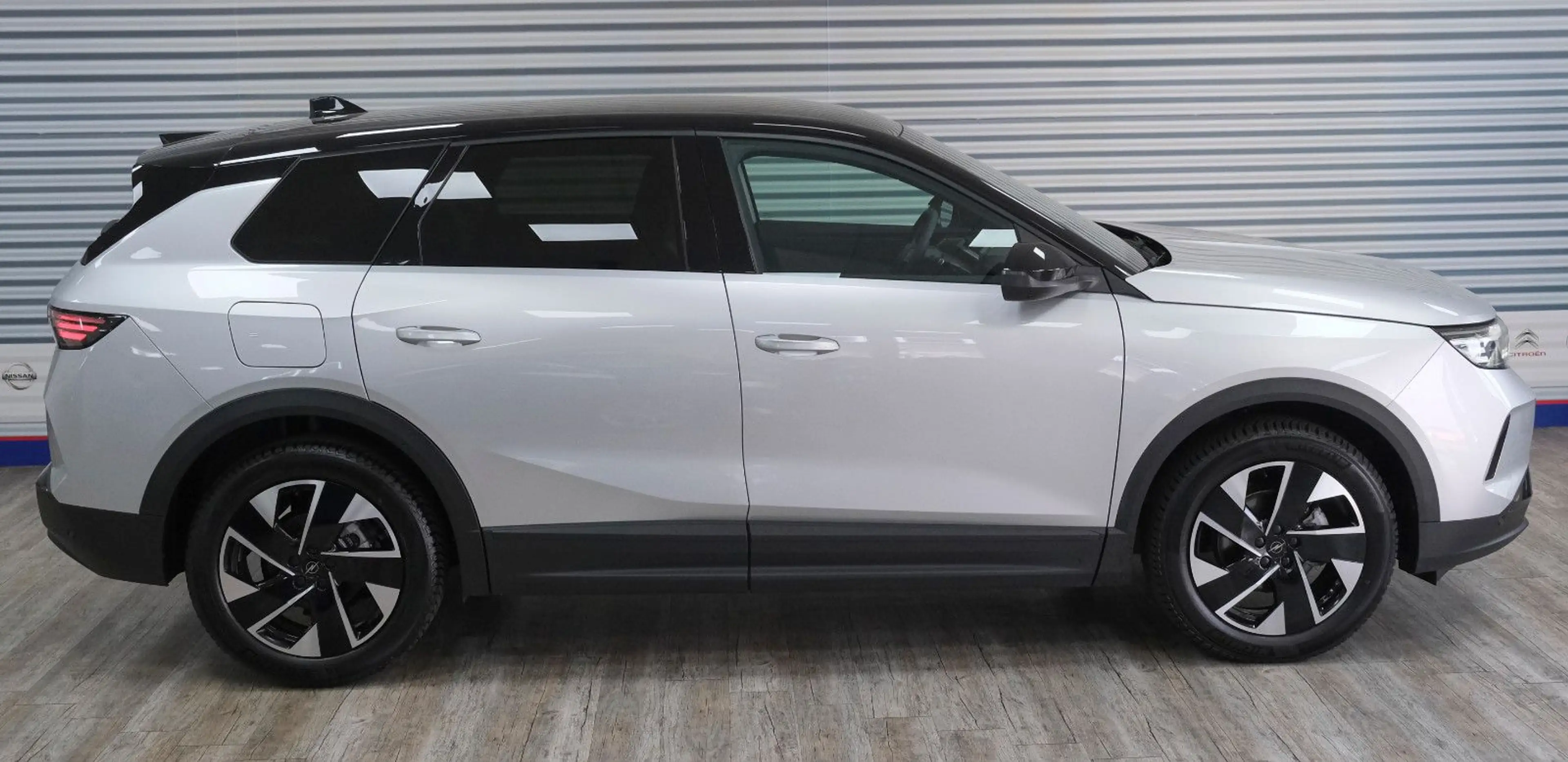 Opel Grandland X Grandland 1.2 GS 48V *NAVI/HUD/LED/SHZ/PDC/360* — photo 2