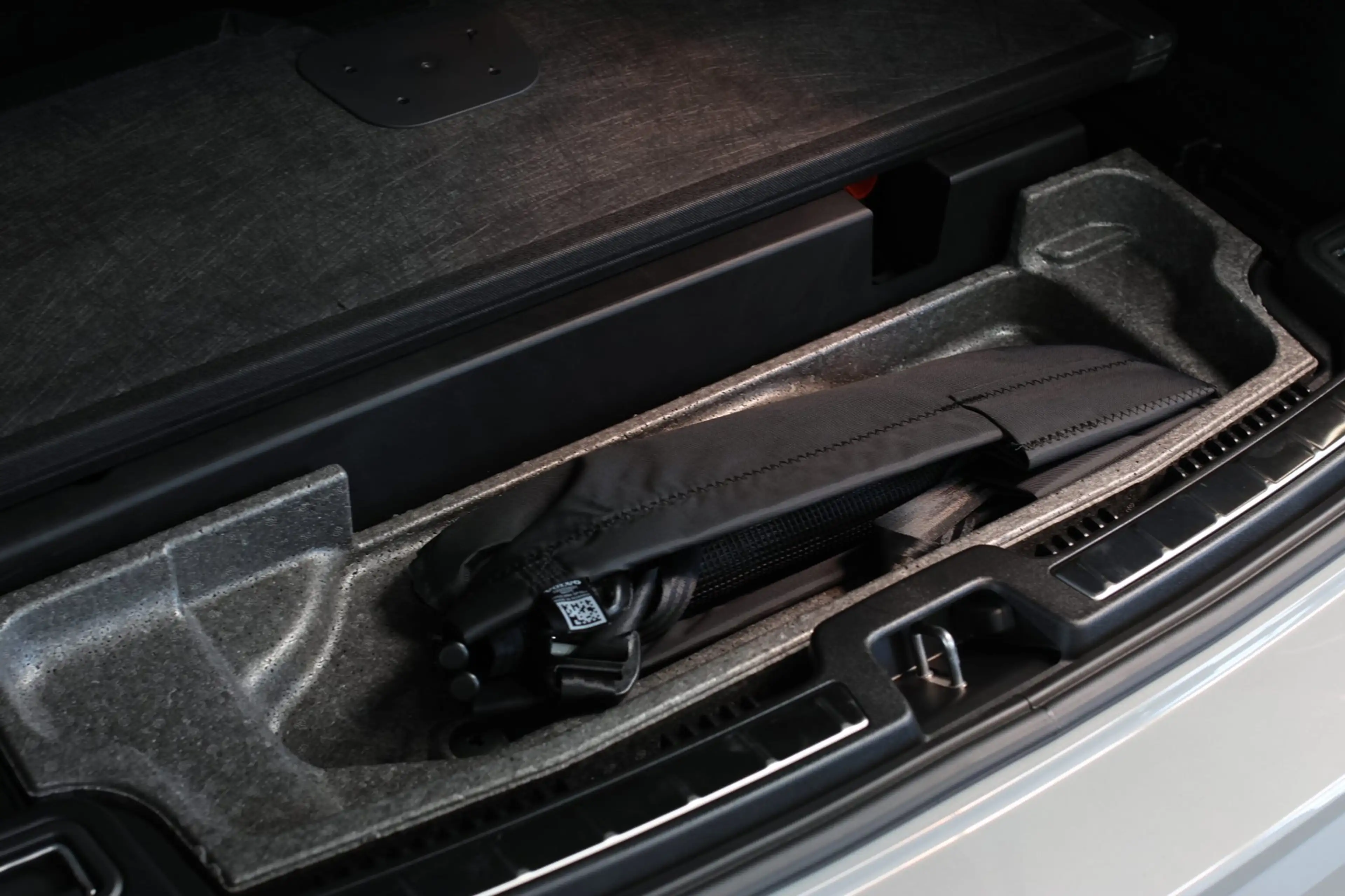 Volvo XC60 2.0 T8 Plug-in hybrid AWD Ultra Black Edition *B&W — photo 21