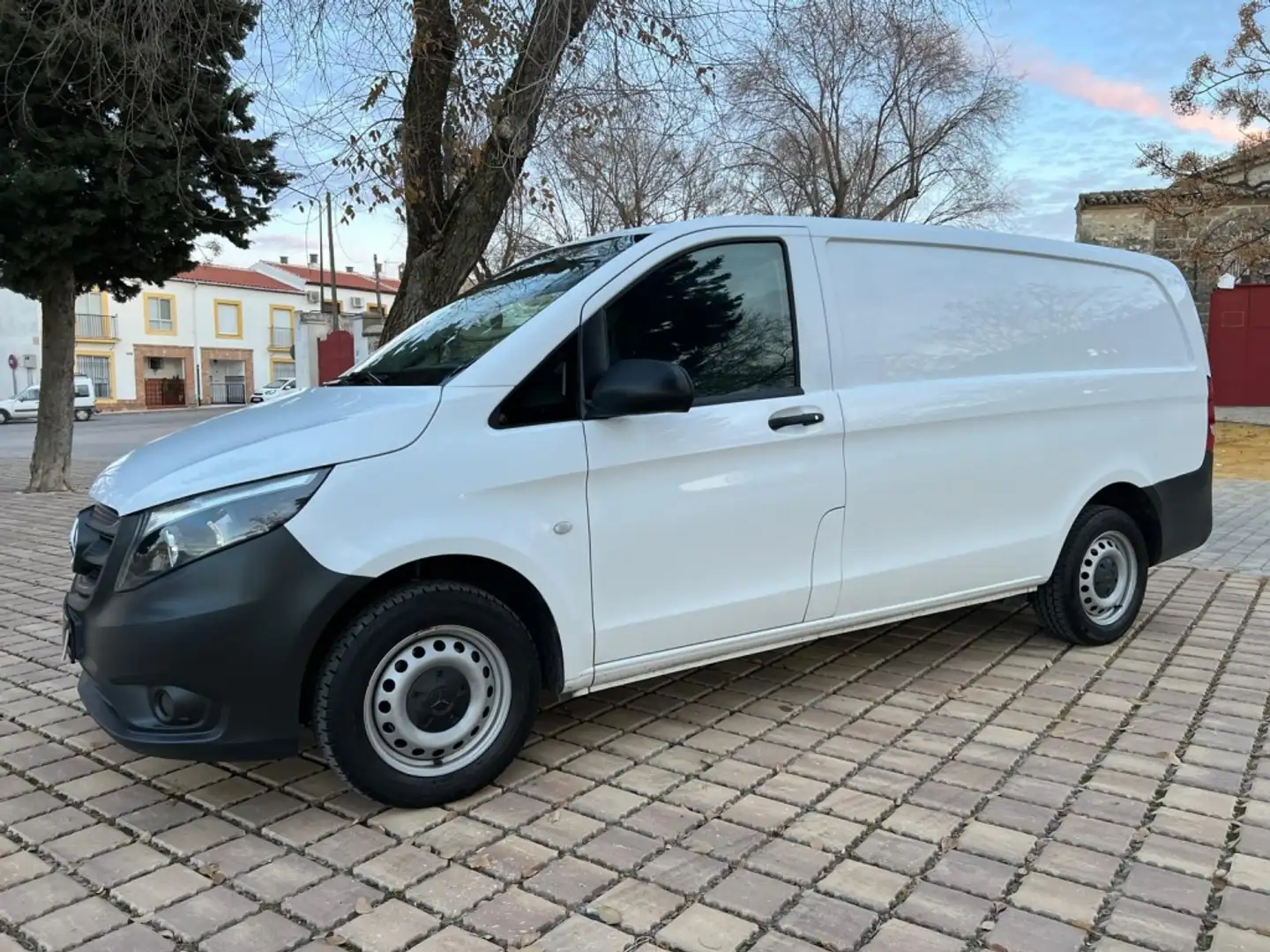 Mercedes-Benz Vito Furgón 116CDI Select Larga Blanco - 2
