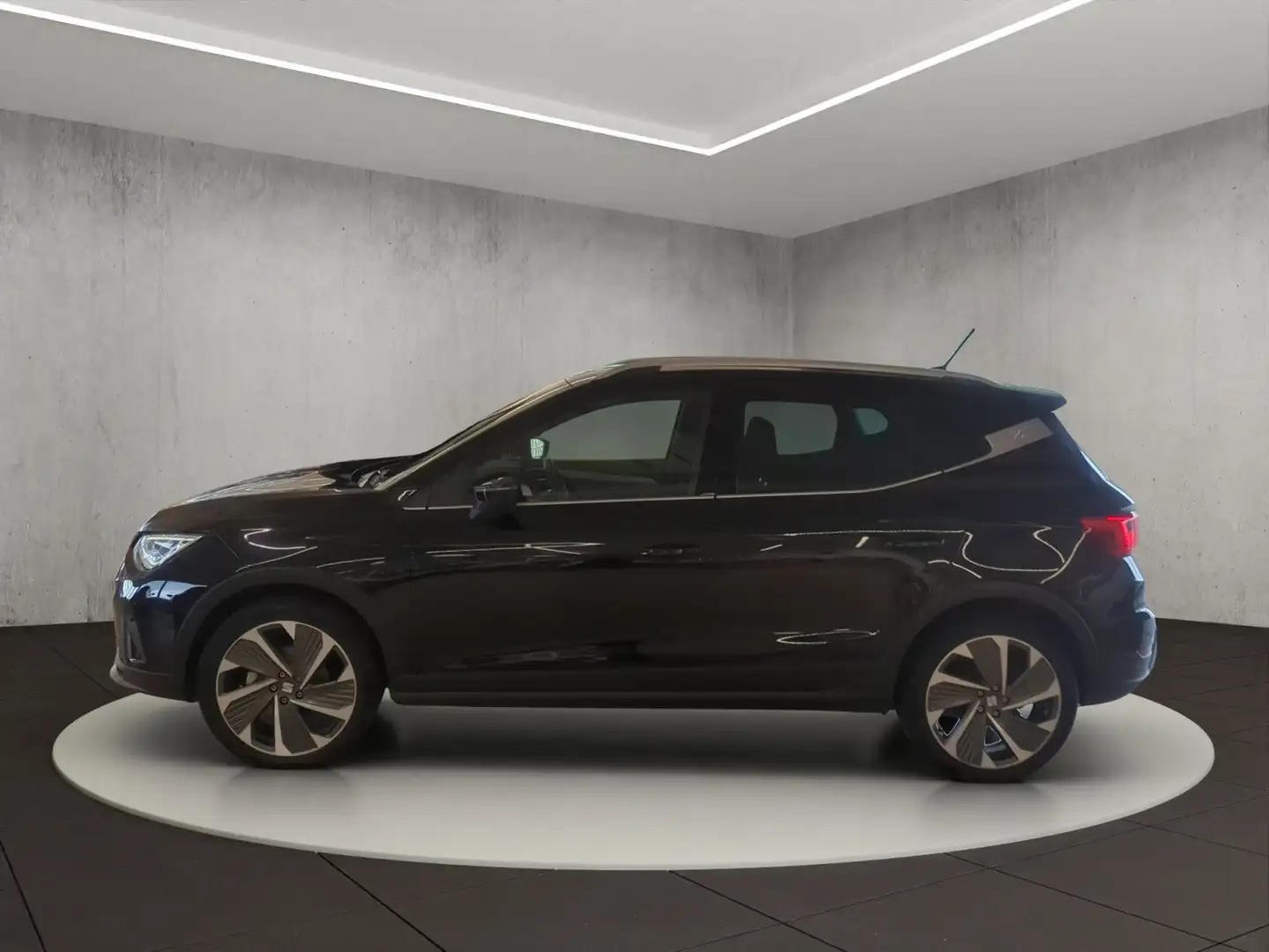 SEAT Arona FR 1.0 TSI  7-Gang-DSG Zwart - 2