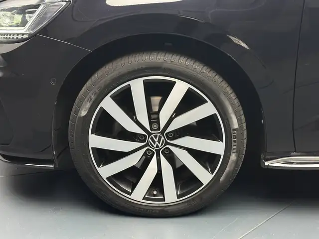 Volkswagen Touran view 9