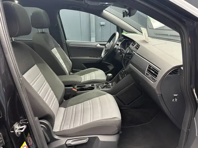 Volkswagen Touran view 11
