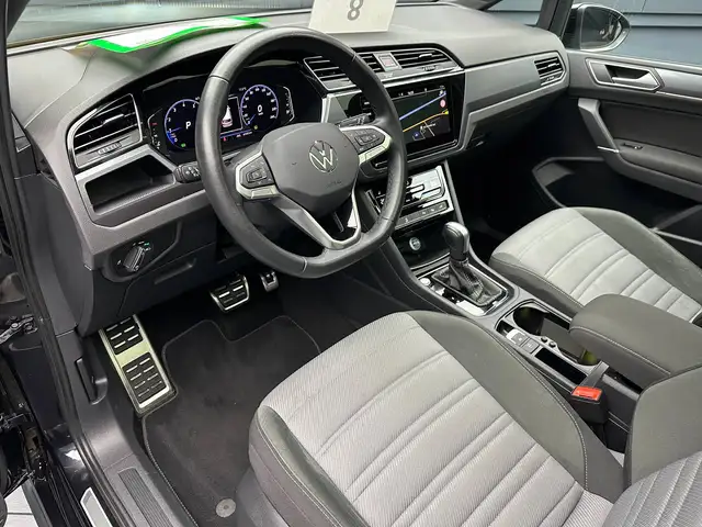 Volkswagen Touran view 16