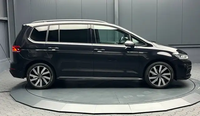 Volkswagen Touran view 6