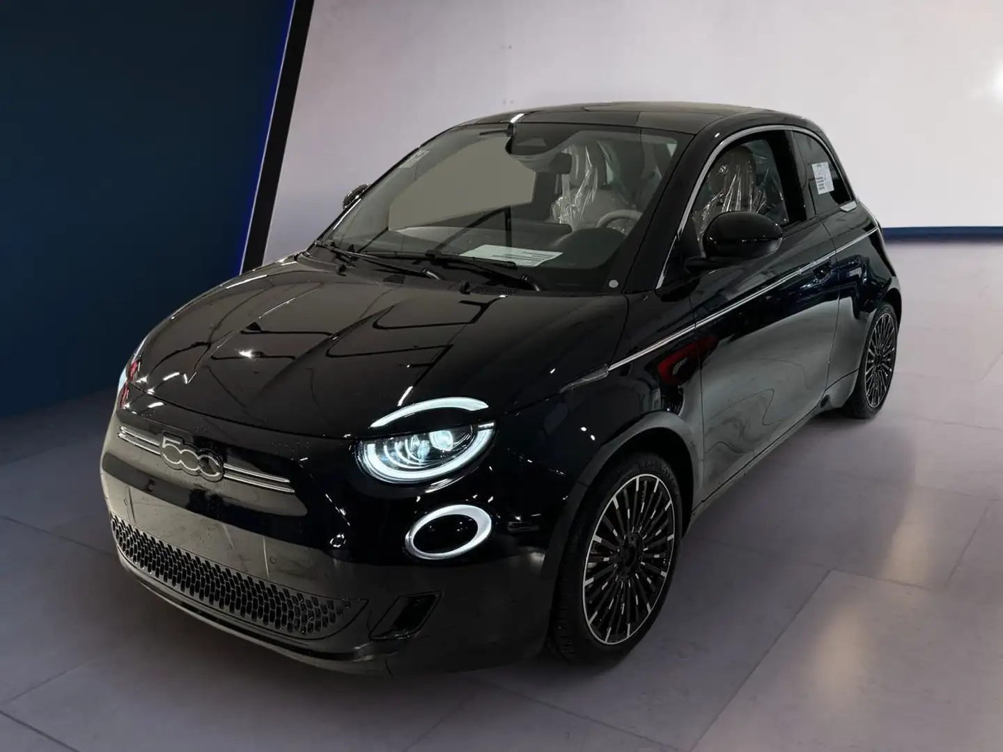 Fiat 500e nuova 500 hatchback la prima 320 berlina Noir - 1