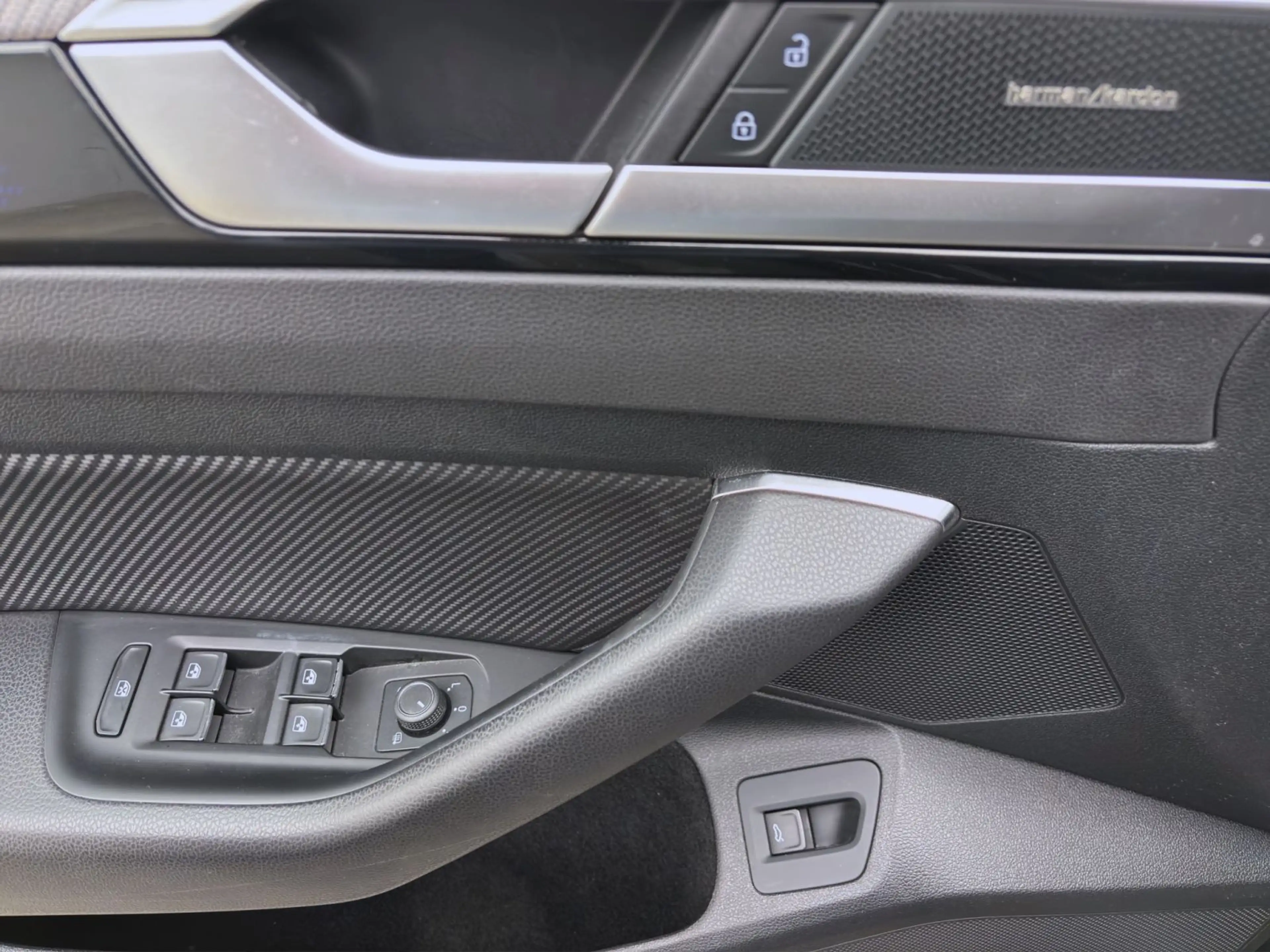 Volkswagen Arteon 2.0 TSI DSG 4M R PANO AHK — photo 11