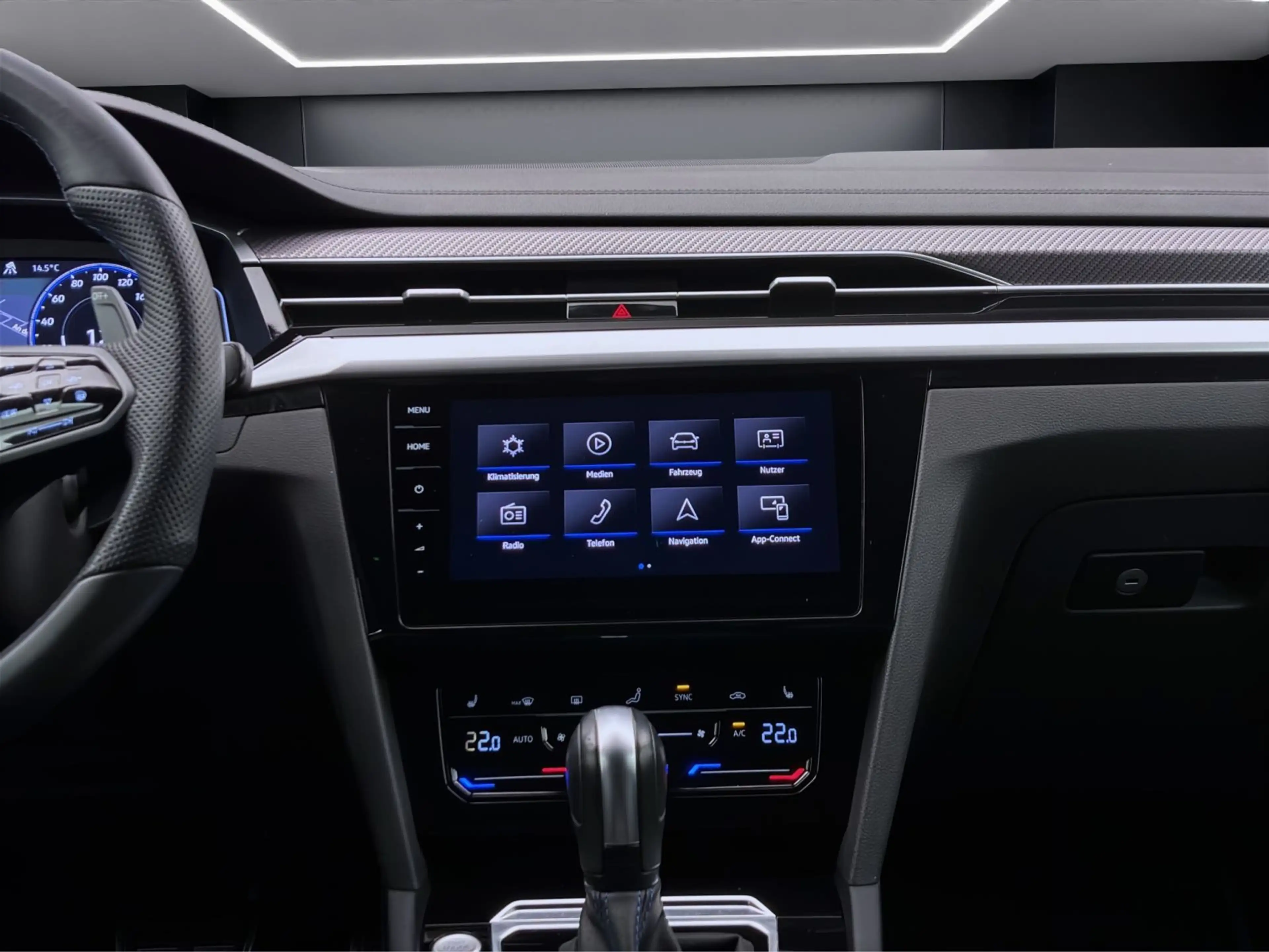 Volkswagen Arteon 2.0 TSI DSG 4M R PANO AHK — photo 15
