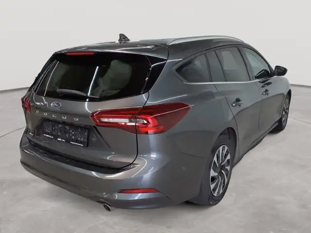 Ford Focus view 4