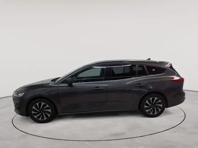 Ford Focus view 6