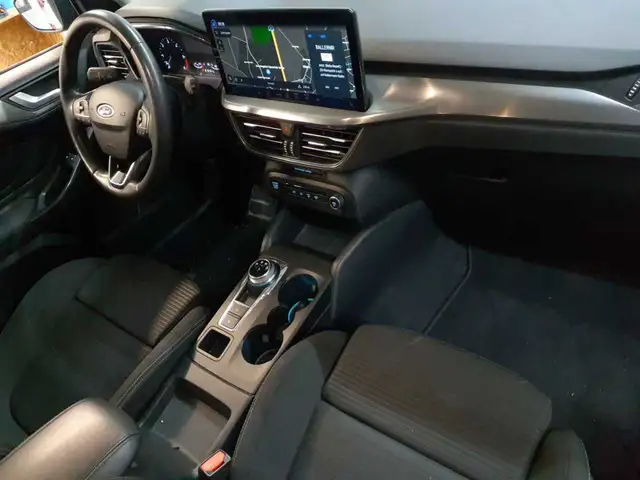 Ford Focus view 9