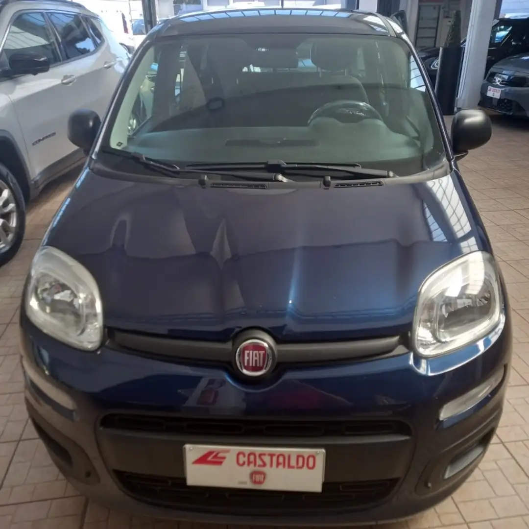 Fiat Panda 1.0 FireFly S&S Hybrid Blau - 1