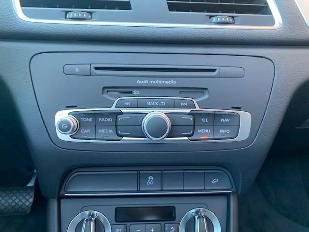 Audi Q3 снимка Audi Q3