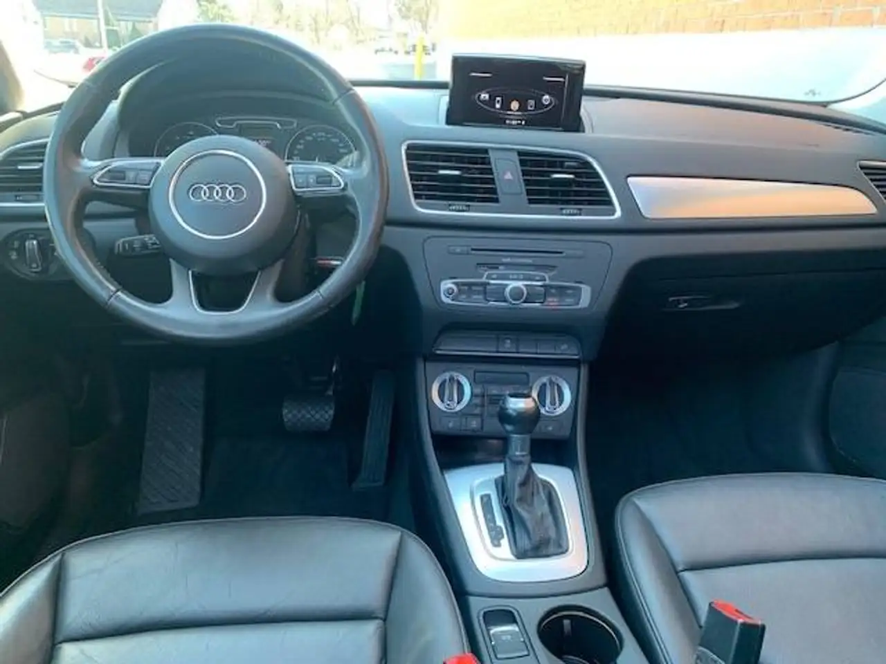 Audi Q3 снимка Audi Q3