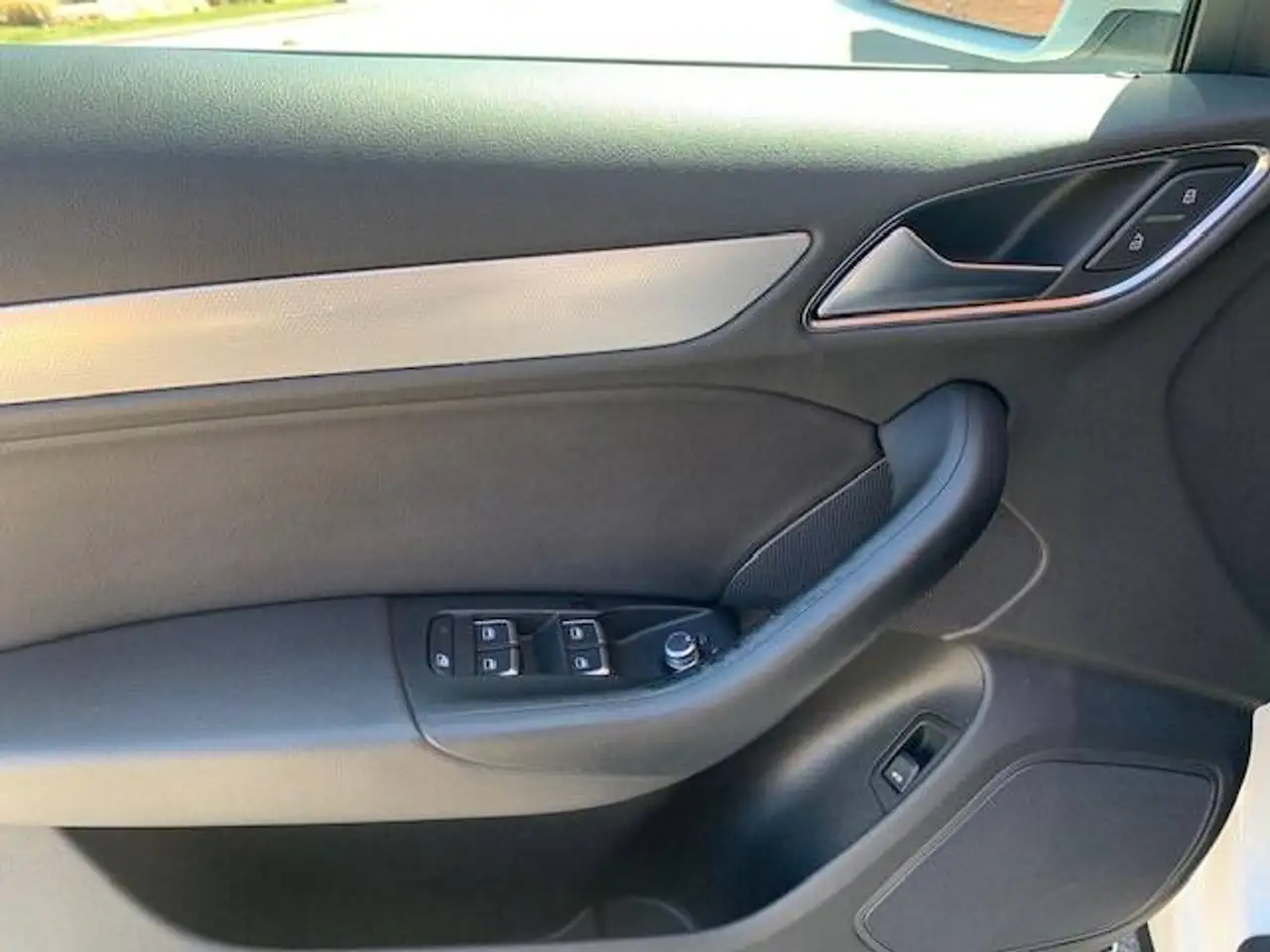 Audi Q3 снимка Audi Q3