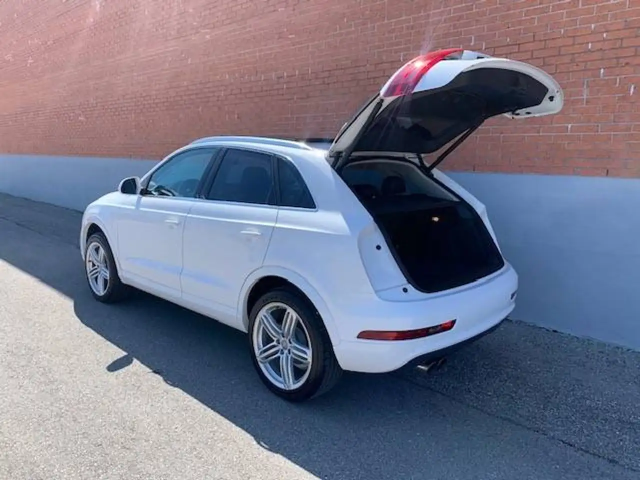 Audi Q3 снимка Audi Q3